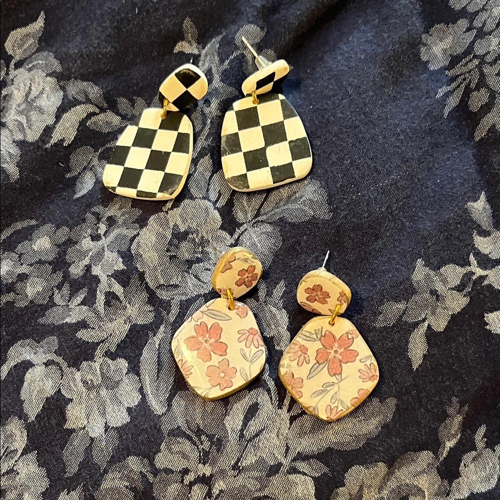 Floral and Checkered Dangle Earrings Set